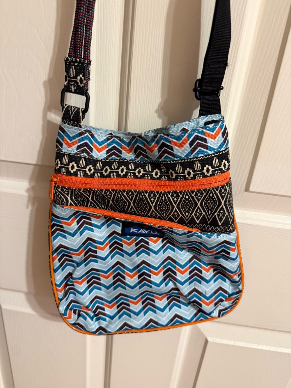 Kavu Crossbody Bag in Blue, Orange & Black Chevron